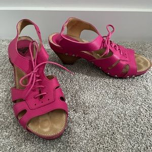 Fluevog Joni Low Rule, size 9, pink lace-up slingback sandals.